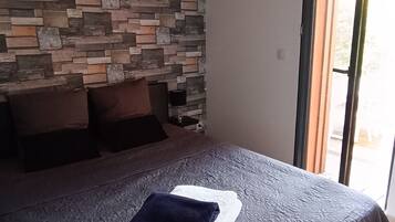 2 bedrooms, iron/ironing board, WiFi, bed sheets