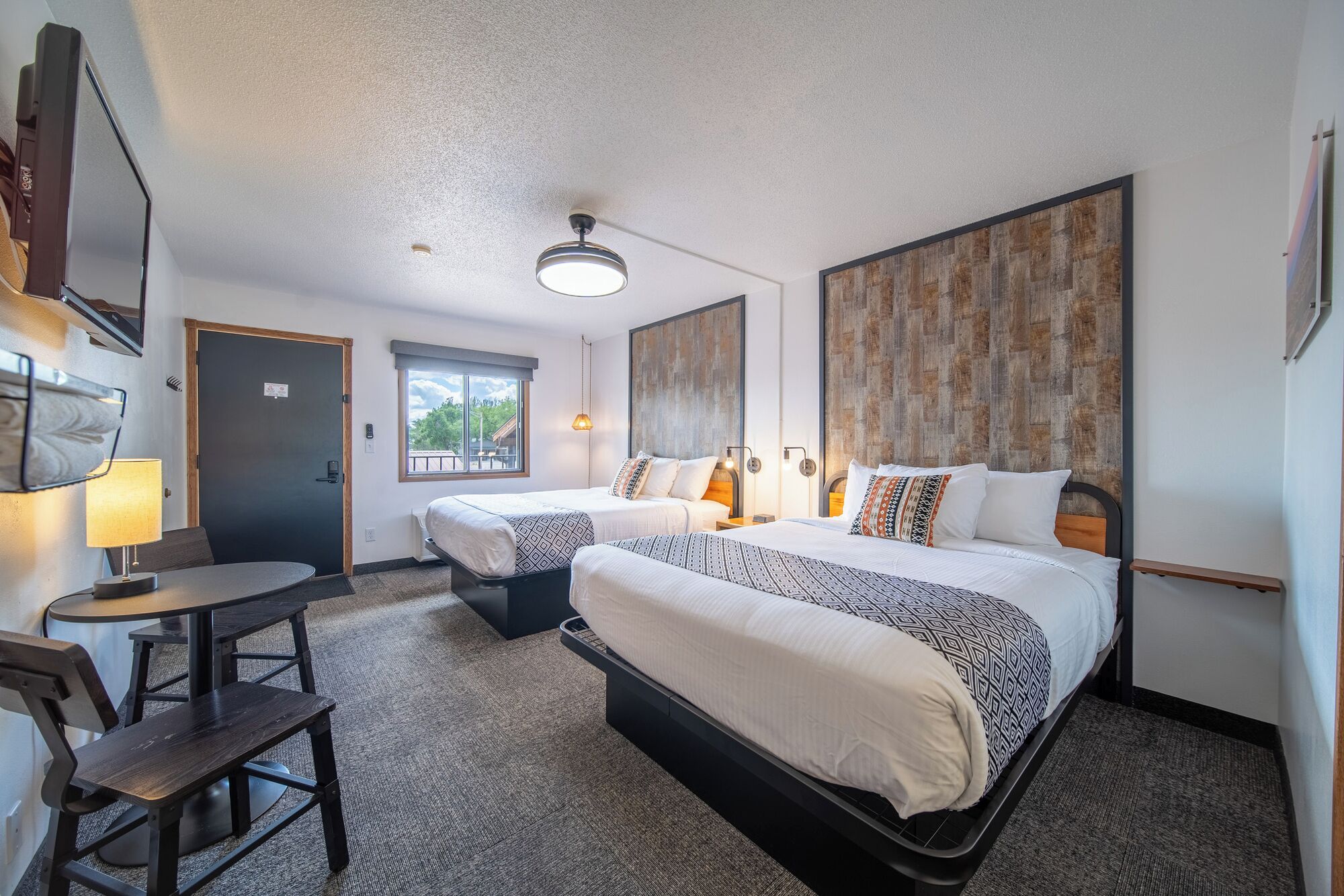 1 bedroom, iron/ironing board, internet, bed sheets