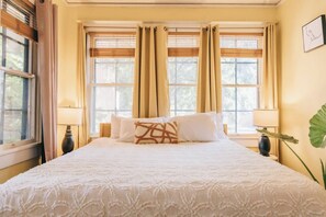 2 chambres, fer et planche à repasser, lit parapluie, Wi-Fi gratuit