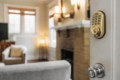 4BR Historic Victorian Family Home ❤️ Sleeps 10 • Near UT & Dtwn • Free Parking