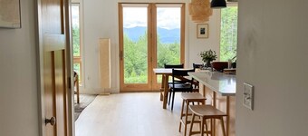 Peaceful Mountain View Retreat