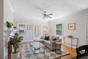 Smart TV - Picture-Perfect Maryville Home - Close to Everything! (Maryville)