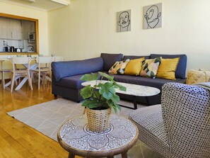 Living area - The Views of the Old Town by Alogest (Zaragoza)