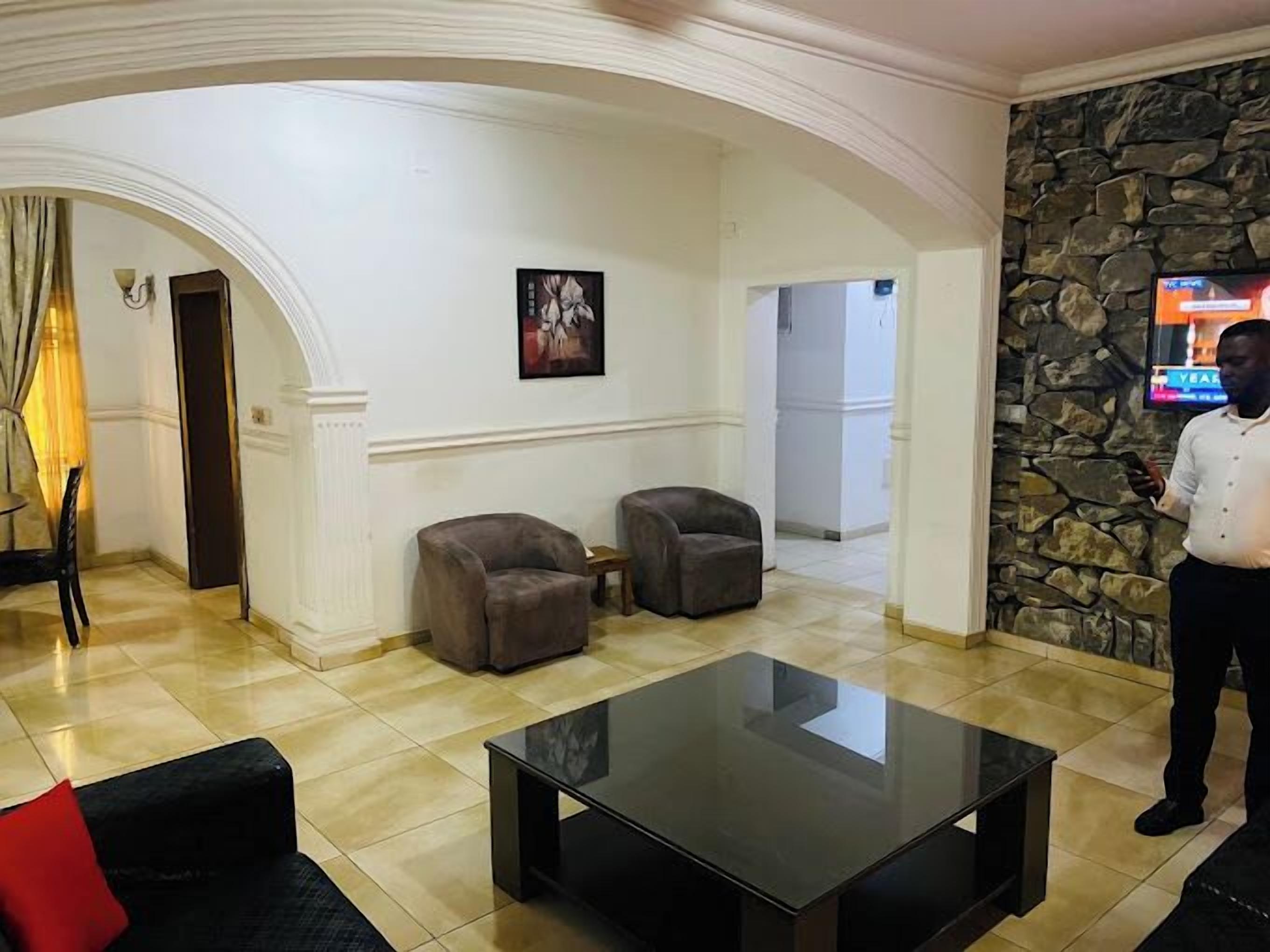 Deluxe Room, Balcony, City View | Living area