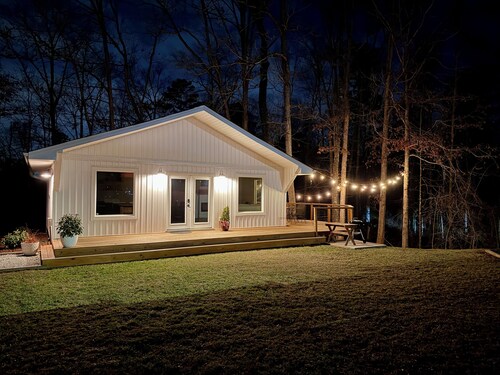 Luxury Bungalow w/Scenic Tree View - near Travelers Rest & Furman University. 