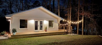 Luxury Bungalow w/Scenic Tree View - near Travelers Rest & Furman University. 