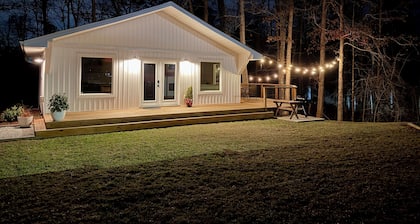 Luxury Bungalow w/Scenic Tree View - near Travelers Rest & Furman University.