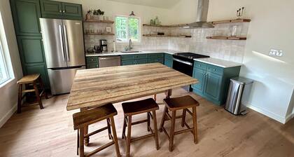 Luxury Bungalow w/Scenic Tree View - near Travelers Rest & Furman University.