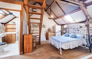 1 bedroom, bed sheets