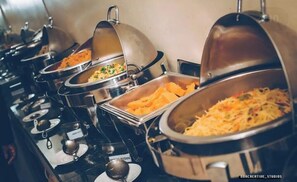 Breakfast buffet - Quayy Apartments and Suites (Abuja)