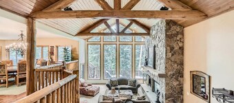 5 BDR Forest Retreat w/ Hot Tub