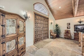 Interior - 5 BDR Forest Retreat w/ Hot Tub (Breckenridge)