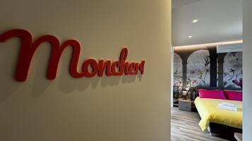 1 camera, Wi-Fi, lenzuola