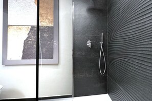 Shower, hair dryer, bidet, towels - On the way to the sun ( Apartment with air conditioning) (Siena)