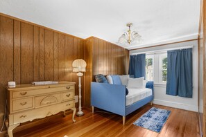 Interior - 3BR Gem, 10 min to Yale, walk to Tweed (New Haven)