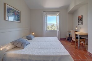 1 bedroom, iron/ironing board, bed sheets