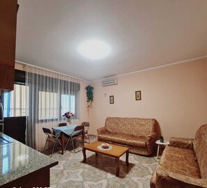Books - Apartament Durres (Durres)