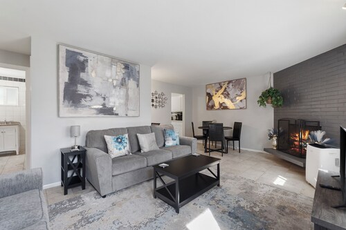 Charming 2-bedroom apartment with WiFi, AC in Olympia