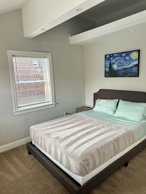 3 bedrooms, desk, iron/ironing board, WiFi