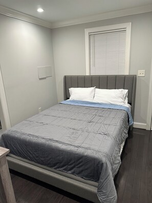 3 bedrooms, desk, iron/ironing board, WiFi