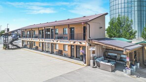 Exterior - Hansen Inn & Cabins, Room, Single King, Second Floor, No Pets, No Smoking (Wall)