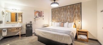 Hansen Inn & Cabins, Room, Single King, Second Floor, No Pets, No Smoking
