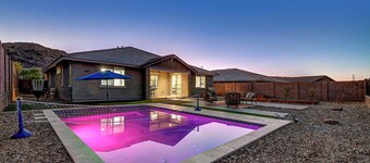 Estrella Mountain 5 Bdrm w/Views, Pool, and Games!