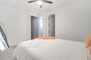 5 dormitorios, tabla de planchar con plancha, wifi gratis y ropa de cama