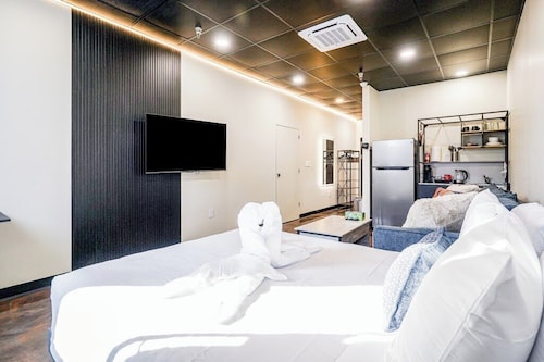 Melwood Suites Unit 106 Studio