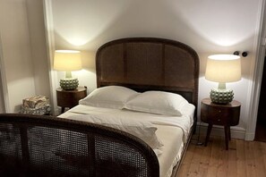 8 quartos, Wi-Fi, roupa de cama