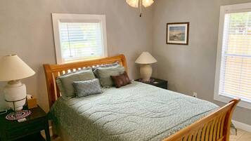 2 bedrooms, desk, iron/ironing board, travel crib