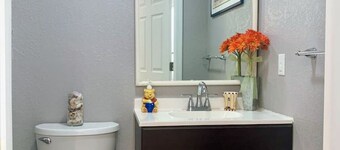 Sweet Cottage 5 mi to Legoland & 0.5 mi to dwntwn