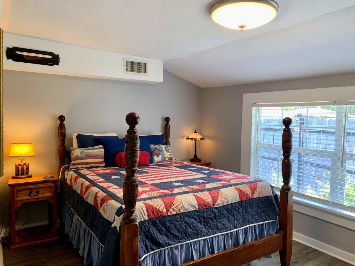 3 多间卧室、办公桌、熨斗/熨衣板、旅行婴儿床