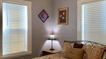 3 camere, una scrivania, ferro/asse da stiro, culla da viaggio