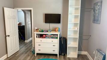 3 bedrooms, desk, iron/ironing board, travel cot