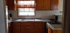 Fridge, microwave, oven, stovetop - CNP Apartments
 (Saint John)