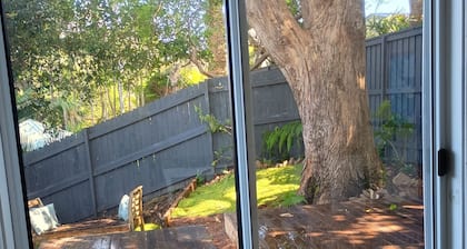 Whale Beach Sunny Retreat