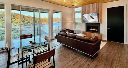 The Cove at Port Orford: King Salmon Suite