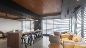 Basic Apartment | Terrace/patio