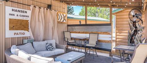 屋外ダイニングエリア