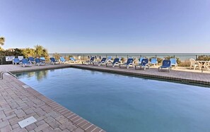 屋内プール、温水プール