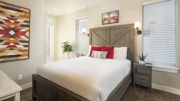 4 bedrooms, laptop workspace, iron/ironing board, free WiFi