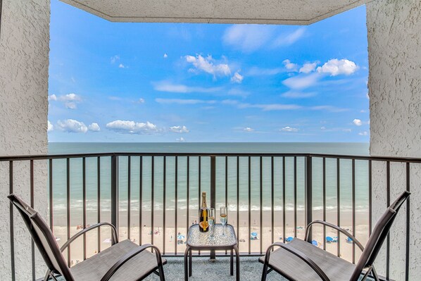 Property grounds - Winter Rates! Updated Oceanfront Suite @Ocean Park (Myrtle Beach)