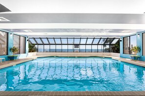 屋内プール、温水プール