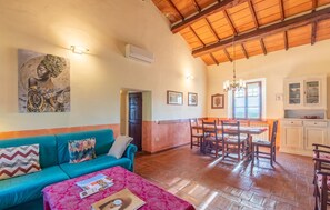 TV, fireplace, ping pong - Nice apartment in Castiglione del Lago (Castiglione del Lago)