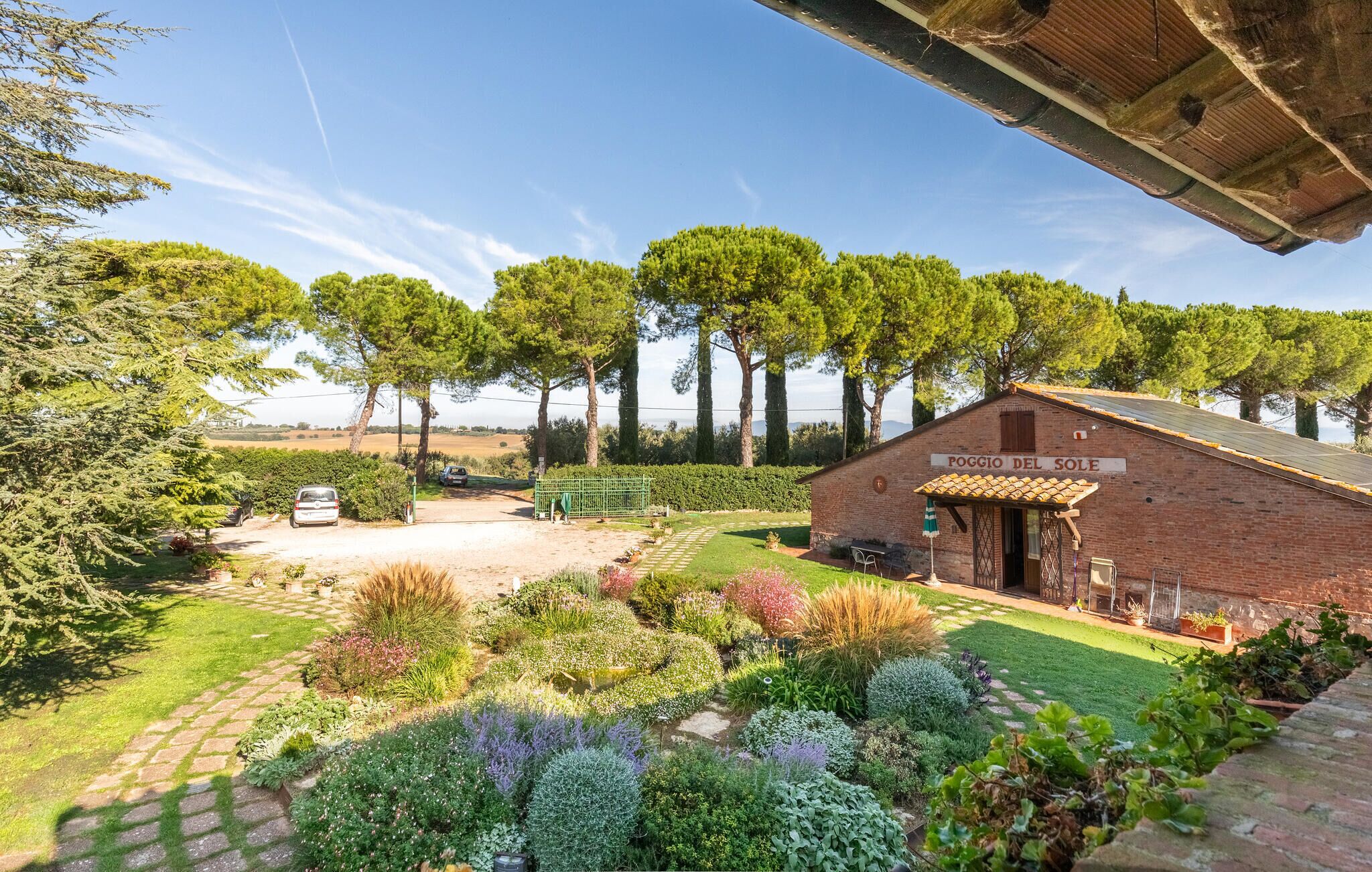 المنطقة المحيطة بالمنشأة