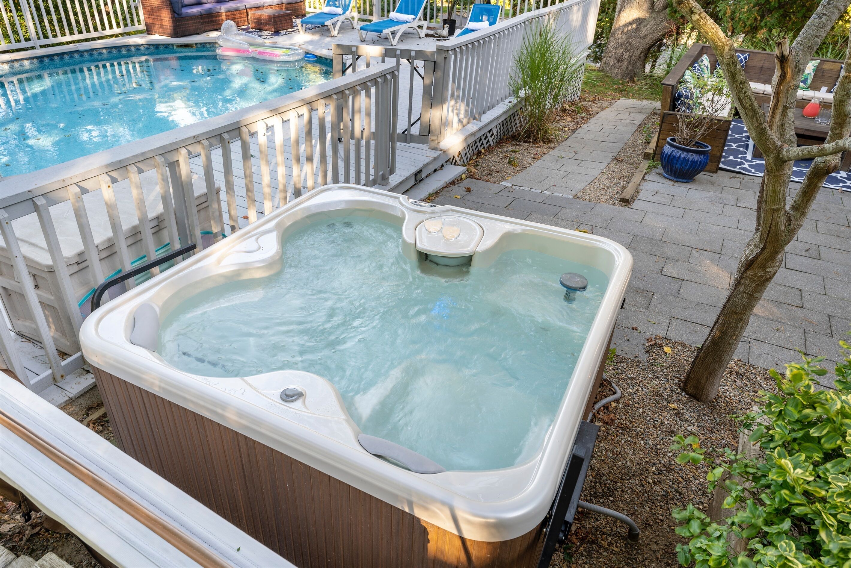 Outdoor spa tub