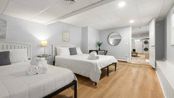 5 bedrooms, desk, iron/ironing board, travel crib