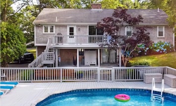 Welcome to Sesuit Harbor Hideaway—your perfect coastal retreat awaits!
