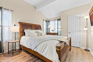 2 bedrooms, desk, iron/ironing board, free WiFi